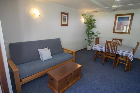 Debbie\'s Place - Sydneys Hotel 41