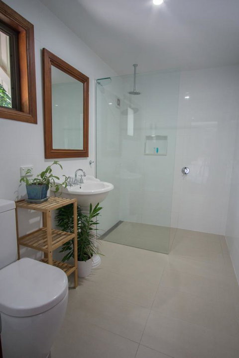 Debbie\'s Place - Sydneys Hotel 5