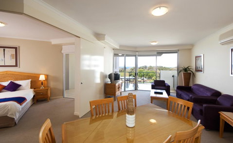 Ramada By Wyndham Marcoola Beach - Sydneys Hotel 30