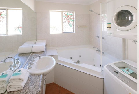 Rainbow Getaway Holiday Apartments - Sydneys Hotel 31