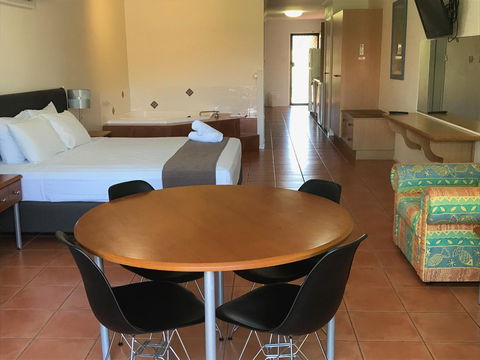Coral Cove Resort - Sydneys Hotel 3