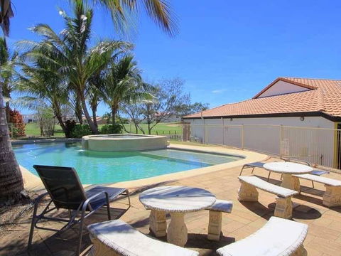 Coral Cove Resort - Sydneys Hotel 11