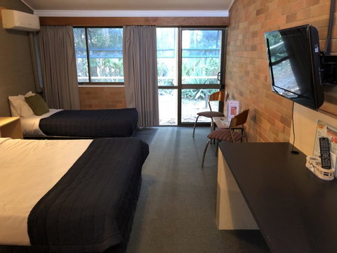 Bribie Island Hotel - Sydneys Hotel 2