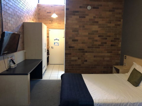 Bribie Island Hotel - Sydneys Hotel 3