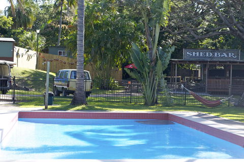 Nomads Airlie Beach - Sydneys Hotel 33