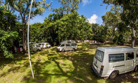 Nomads Airlie Beach - Sydneys Hotel 39