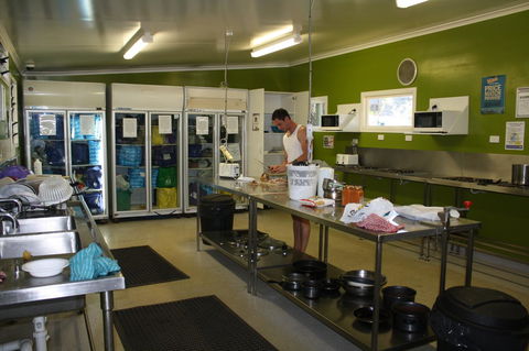 Nomads Airlie Beach - Sydneys Hotel 19