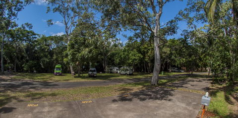 Nomads Airlie Beach - Sydneys Hotel 43