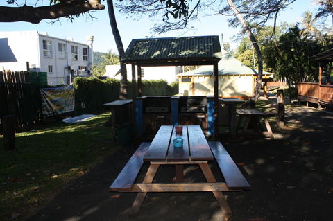 Nomads Airlie Beach - Sydneys Hotel 31