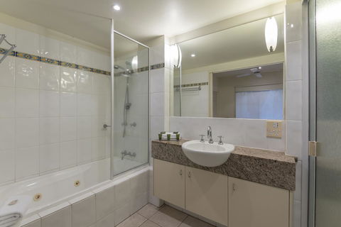 Mowbray By The Sea - Sydneys Hotel 6