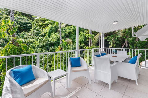 By The Sea Port Douglas - Sydneys Hotel 7