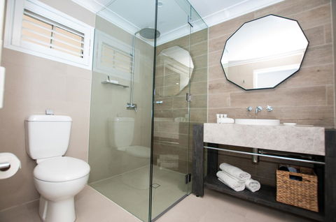 Mercure Clear Mountain Lodge - Sydneys Hotel 9