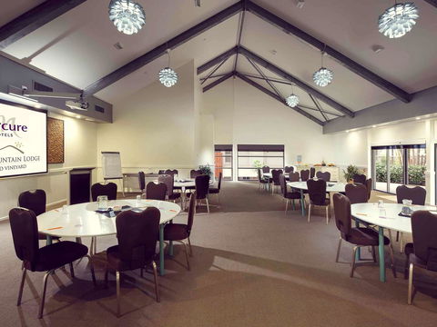 Mercure Clear Mountain Lodge - Sydneys Hotel 27