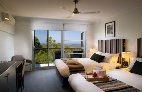 Mercure Clear Mountain Lodge - Sydneys Hotel 5