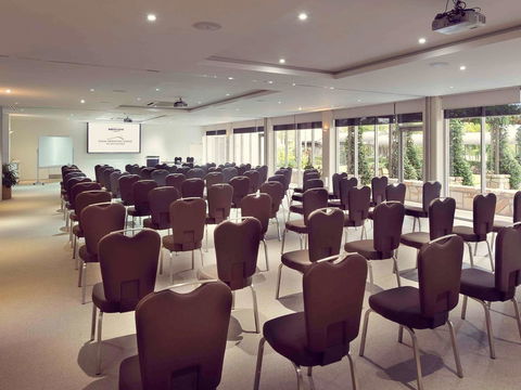 Mercure Clear Mountain Lodge - Sydneys Hotel 28