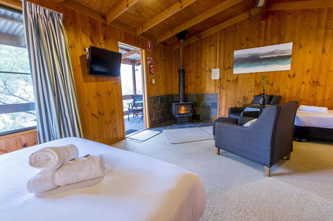 Granite Belt Retreat And Brewery - Sydneys Hotel 10