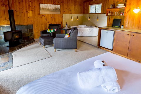 Granite Belt Retreat And Brewery - Sydneys Hotel 11