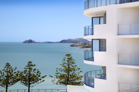 Oshen Holiday Apartments Yeppoon - Sydneys Hotel 0