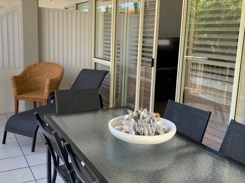 Riverside - Sydneys Hotel 5