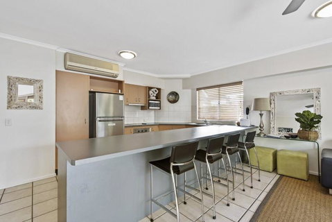 Riverside - Sydneys Hotel 2