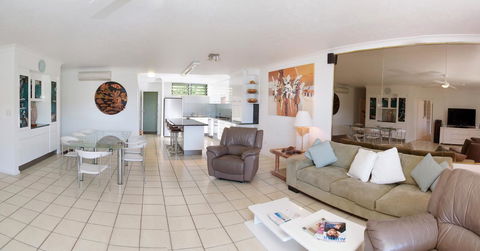 Poinciana 112 - Sydneys Hotel 14
