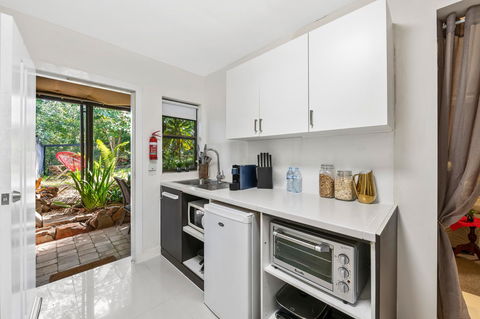 Noosa Hinterland Retreat - Sydneys Hotel 4