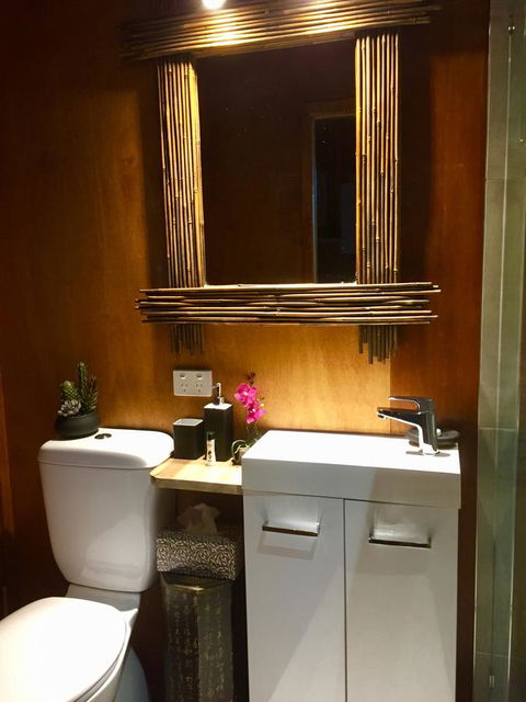 Noosa Hinterland Retreat - Sydneys Hotel 5