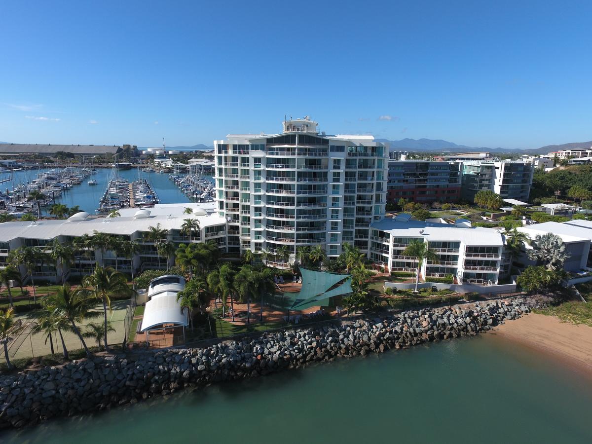 Townsville QLD Sydneys Hotel
