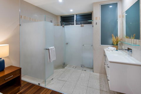 Beach Lodges - Sydneys Hotel 42