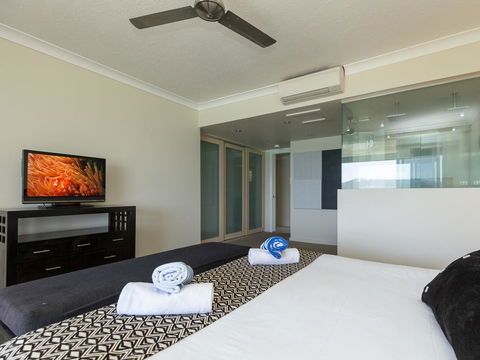 Beach Lodges - Sydneys Hotel 9