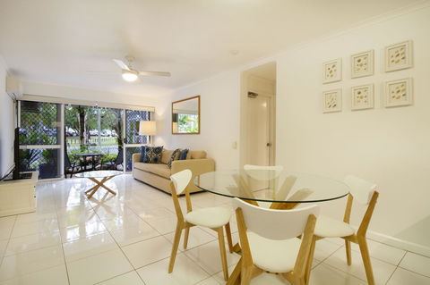 The White House Port Douglas - Sydneys Hotel 14