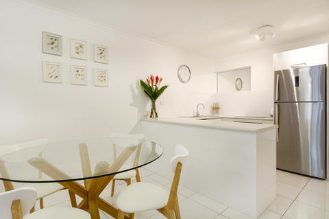 The White House Port Douglas - Sydneys Hotel 12