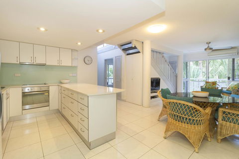 The White House Port Douglas - Sydneys Hotel 23