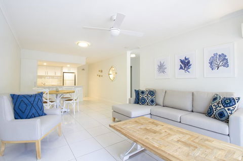 The White House Port Douglas - Sydneys Hotel 5
