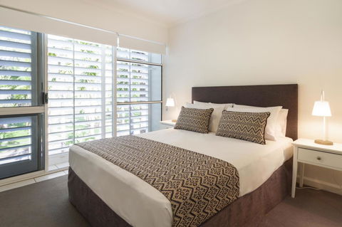 The White House Port Douglas - Sydneys Hotel 6