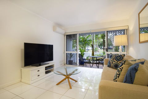 The White House Port Douglas - Sydneys Hotel 16