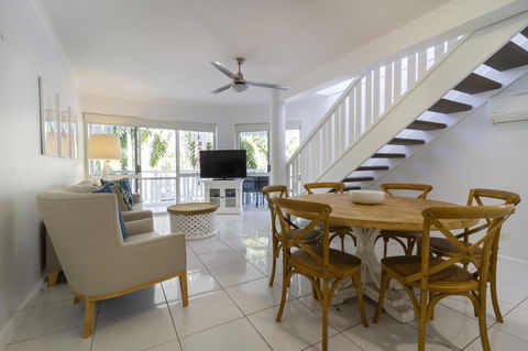 The White House Port Douglas - Sydneys Hotel 7