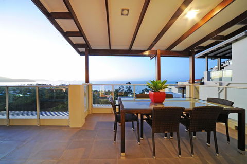 Whitsunday Reflections - Sydneys Hotel 31
