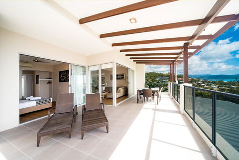 Whitsunday Reflections - Sydneys Hotel 26