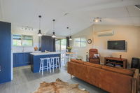Book Advancetown Accommodation Vacations Sydneys Hotel Sydneys Hotel