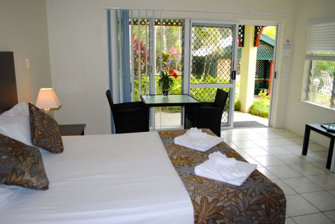 The Port Douglas Queenslander - Sydneys Hotel 42