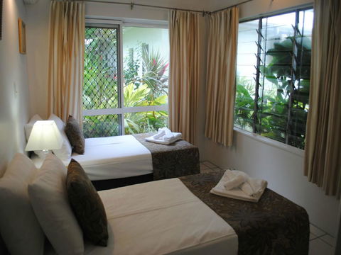 The Port Douglas Queenslander - Sydneys Hotel 18