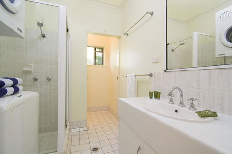 The Port Douglas Queenslander - Sydneys Hotel 12