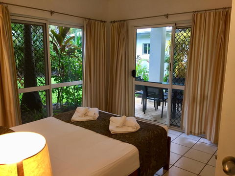 The Port Douglas Queenslander - Sydneys Hotel 4