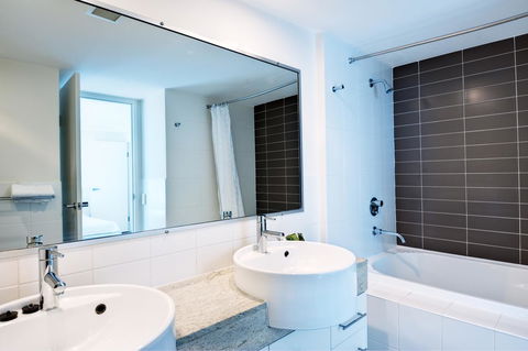 The Point Resort - Sydneys Hotel 1