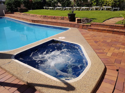 Surfers Chalet - Sydneys Hotel 26