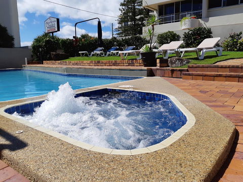 Surfers Chalet - Sydneys Hotel 2
