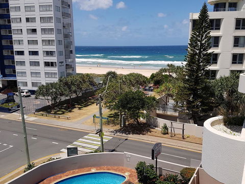 Surfers Chalet - Sydneys Hotel 31