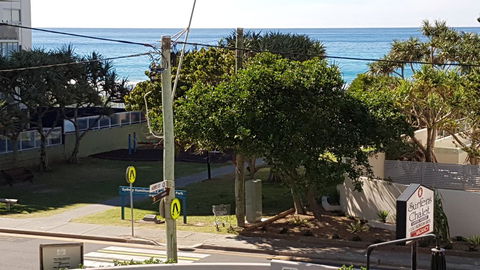 Surfers Chalet - Sydneys Hotel 20