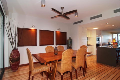 The Boathouse Apartments - Sydneys Hotel 12